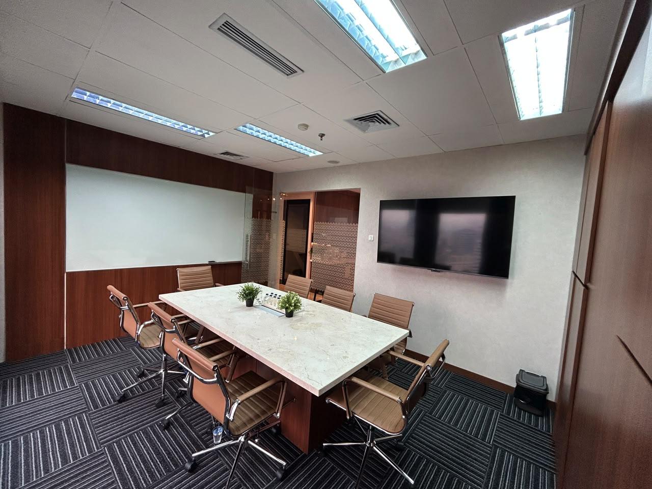L’Avenue Office Tower - Meeting Room